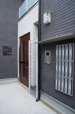 リブリ・ディファレントのエントランス