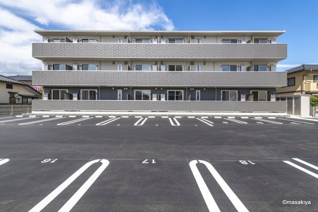 クレール三輪田町の外観