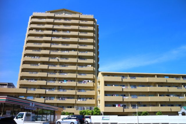 エスポア常滑 3階の外観|閑静な住宅街で小さなお子様がいるご家族も安心快適♪♪