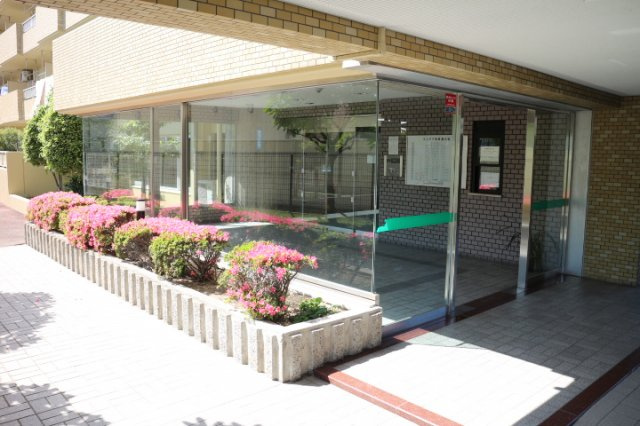 エスポア常滑 3階のエントランス