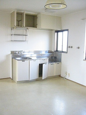 遠野市早瀬町２丁目のアパートのキッチン