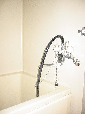 遠野市早瀬町２丁目のアパートの浴室