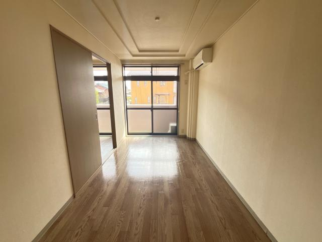 コーポあすかⅠの居間・リビング|南西洋室