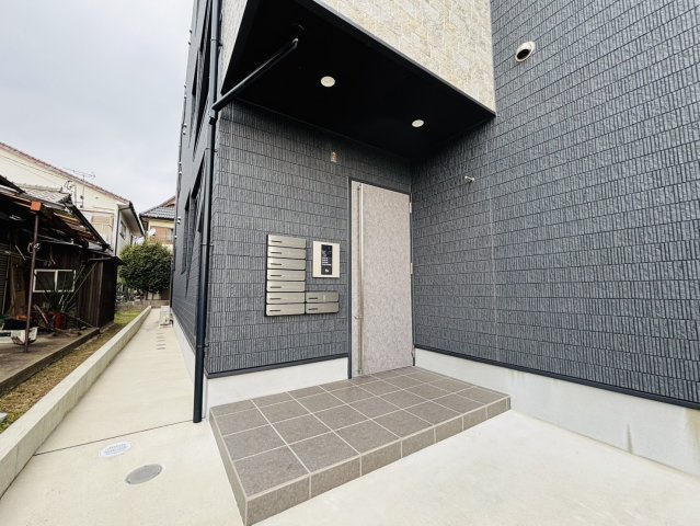 ホークヒルズ紫のエントランス|別号数タイプ