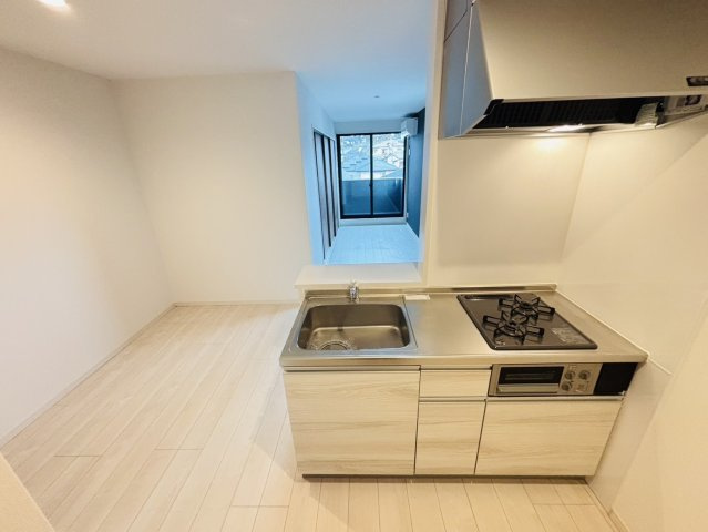 ホークヒルズ紫のキッチン|別号数タイプ