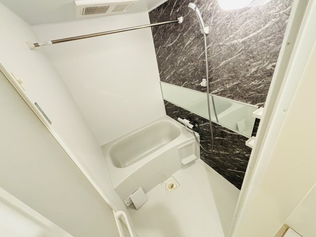 ホークヒルズ紫の浴室|別号数タイプ