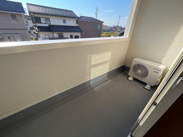 カインド・リバレインのバルコニー|ベランダ