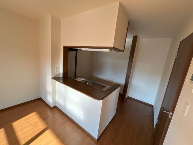 カインド・リバレインのキッチン|カウンターキッチン