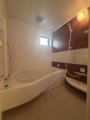 アイリスガーデン菰池 C棟の浴室