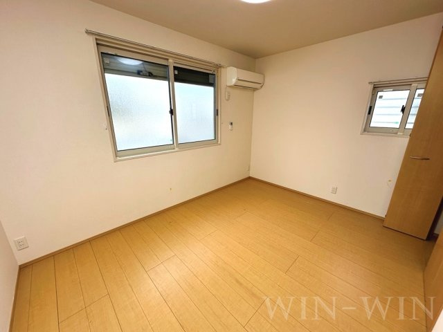 セジュールオッツSからさわの洋室