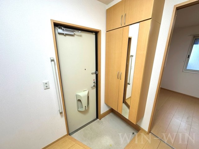 セジュールオッツSからさわの玄関