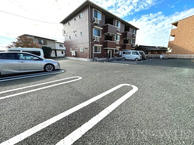 セジュールオッツSからさわの駐車場