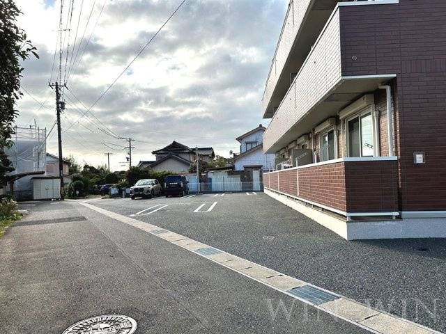 セジュールオッツSからさわの駐車場