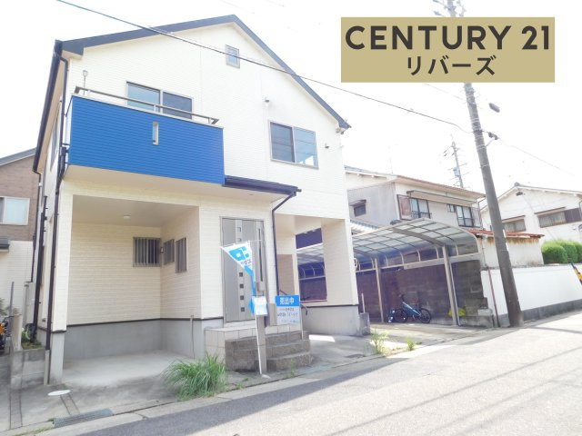 名古屋市西区清里町の中古一戸建の外観|☆２０２５年７月　リフォーム済☆　　いつでもご案内出来ます♪（お問合せ当日、平日、水曜、夜間の見学でもＯＫ）　ロフトと小屋裏収納完備♪　駐車２台ＯＫ　２か所の車庫付き物件♪