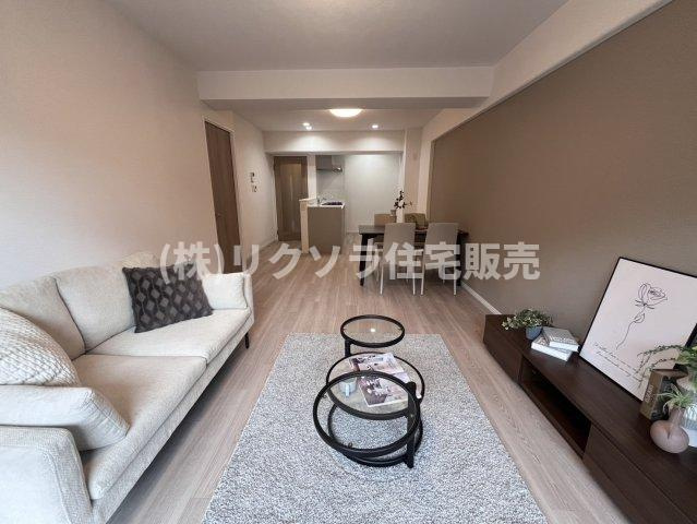 寝屋川コーポラスのダイニング|LDK16.2帖
■物件内覧・資金計画相談・住宅ローン相談、リフォーム相談、お問合せ受付中■
※当日・翌日のご内覧、ご相談はお電話でのお問合せがスムーズです！