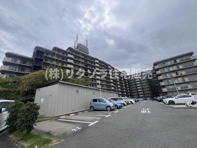 寝屋川コーポラスの外観|新しい生活にいかがでしょうか？外観はお住まいの顔になります。こだわりたいポイントですね。水回りリフォームやリノベーションも承ってます。
■現地見学・資金計画相談・住宅ローン相談もお問合せ受付中■