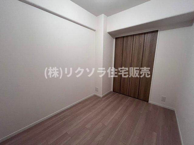 寝屋川コーポラスの子供部屋|洋室4.0帖
■物件内覧・資金計画相談・住宅ローン相談、リフォーム相談、お問合せ受付中■
※当日・翌日のご内覧、ご相談はお電話でのお問合せがスムーズです！