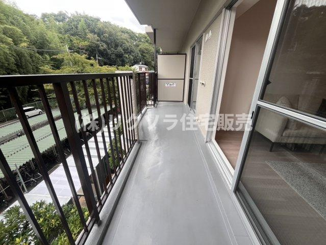 寝屋川コーポラスのバルコニー|■物件内覧・資金計画相談・住宅ローン相談、リフォーム相談、お問合せ受付中■
※当日・翌日のご内覧、ご相談はお電話でのお問合せがスムーズです！