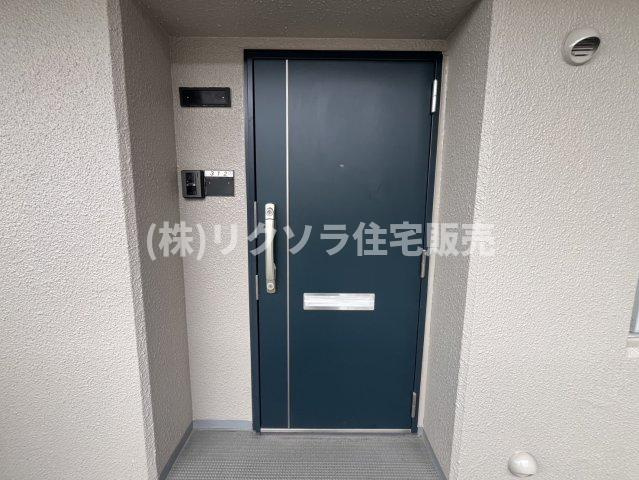 寝屋川コーポラスの玄関|■物件内覧・資金計画相談・住宅ローン相談、リフォーム相談、お問合せ受付中■
※当日・翌日のご内覧、ご相談はお電話でのお問合せがスムーズです！