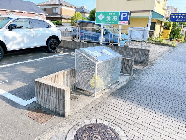 チェ　ルーナの駐車場