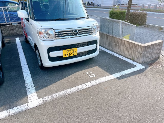 チェ　ルーナの駐車場