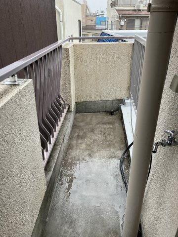 山田ビルのバルコニー