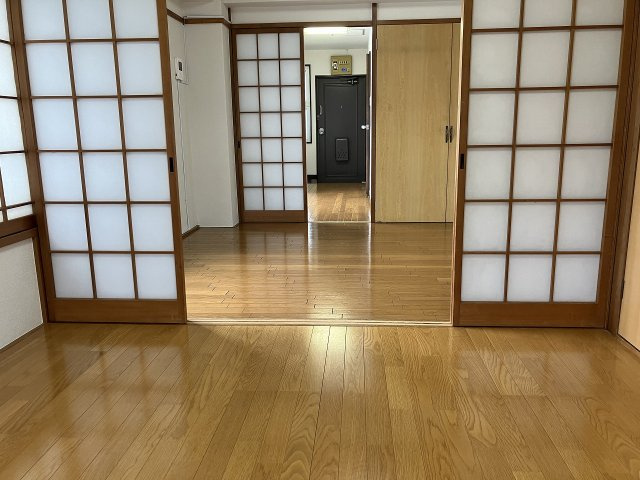 山田ビルの内装