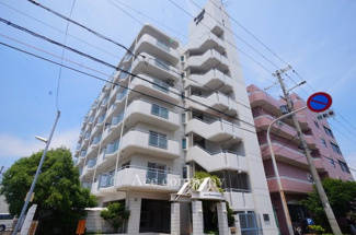 【外観】 | スーパー・ドラッグストア・コンビニ徒歩5分圏内です♪