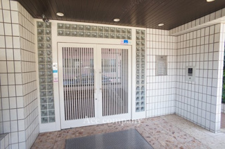 【エントランス】 | オートロック完備マンションです☆