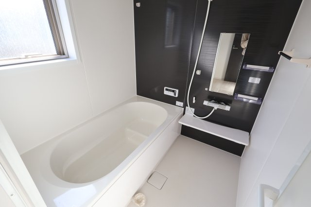 《仲介手数料無料》西区三橋６丁目85-4(全1戸)新築一戸建てFiTの浴室