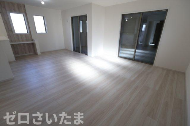 《仲介手数料無料》西区三橋６丁目85-4(全1戸)新築一戸建てFiTの居間・リビング