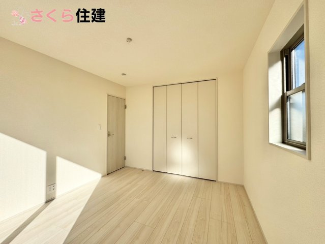 宇都宮宮の内第４　２号棟の洋室|各部屋クローゼット完備！！