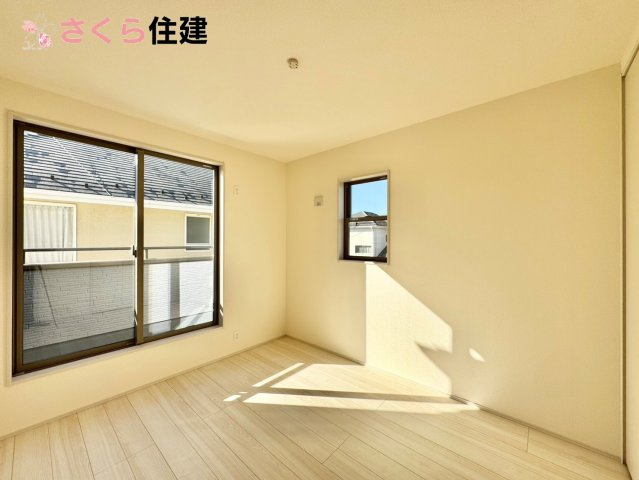 宇都宮宮の内第４　２号棟の洋室|各部屋に収納あります！荷物が多い子育て世代や、趣味道具の多い方にもうれしいですね！