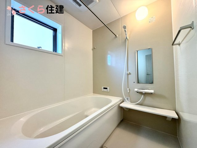 宇都宮宮の内第４　２号棟の浴室|梅雨の時期は大活躍の浴室乾燥機！家族の数だけ増える洗濯物もしっかり乾かせます
