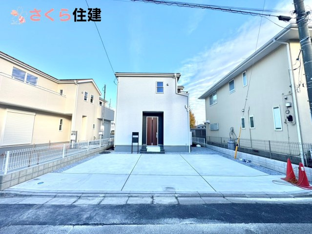 宇都宮宮の内第４　２号棟の前面道路含む現地写真|前面道路西側4.2ｍ公道　　車通りが少ない為慌てず出入りできます♪