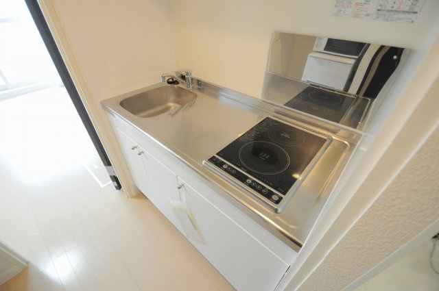 レオネクストジーシンのキッチン|左右反転の場合があります。