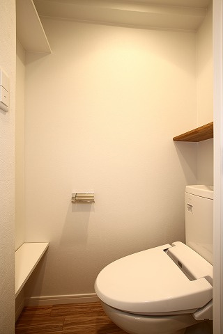 新品家具付きマンション比恵町11(KaGood福岡)のトイレ|コンパクトで使いやすいトイレです