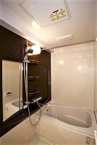 新品家具付きマンション比恵町11(KaGood福岡)の浴室|きれいなお風呂です