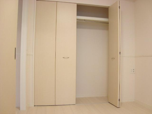 アーバンブルー藤の収納|洋室収納