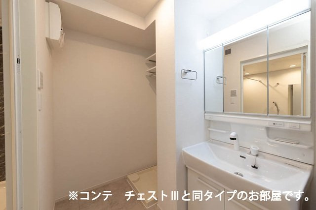 ワーズイヤー１２の洗面所|脱衣スペースもあります