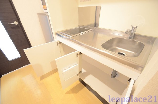 クレイノフェリーチェのキッチン|設備仕様は号室により異なる為、現況を優先致します。