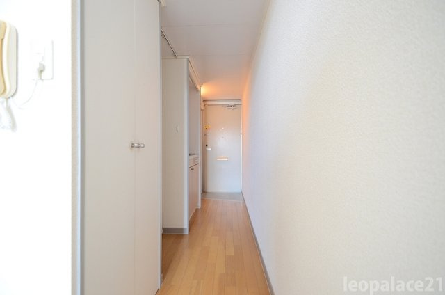 レオパレスＲＩＮＲＥＩのその他|同シリーズの類似となります。現況を優先致します。