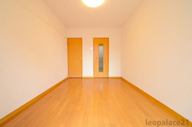 レオパレスＤの居間・リビング|設備・仕様は号室により異なる為、現況を優先致します。