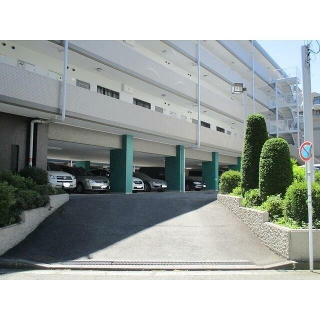 ふじみつるビルのエントランス