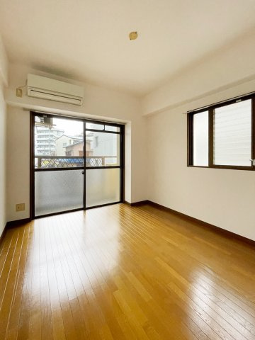 フォルム大橋の居間・リビング|ゆったりとした居間です