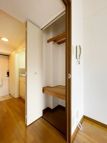 フォルム大橋の洗面所|明るい洗面所です