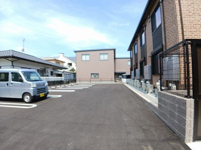 プレミ－ルの駐車場|駐車場があるので、車を買う予定の方も安心です