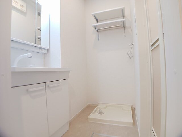 プレミ－ルの洗面所|明るい洗面所です