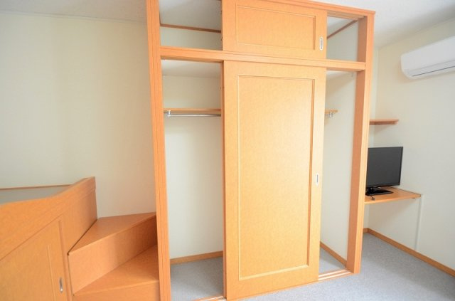 レオパレスＧｒｅｅｎＨＯＵＳＥの内装|明るい室内です