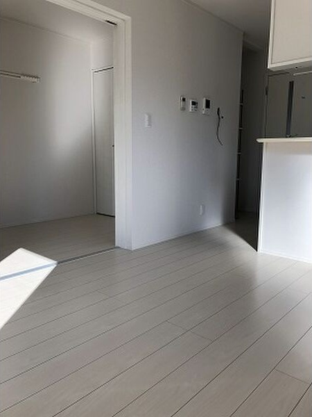 ルワンジュ A棟の居間・リビング